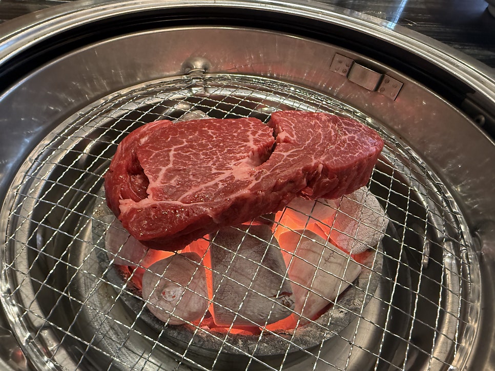 신선한 1++ 횡성 한우를 직접 선택해 즐기는 하누성 정육식당