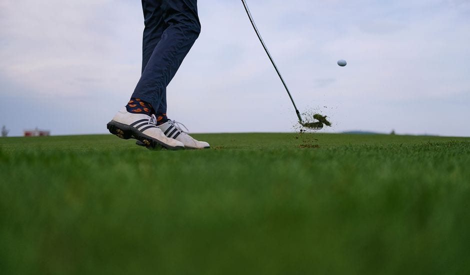 Off the Course — 골프화와 스니커즈의 경계: 필드 밖에서도 신는 슈즈 - club14 골프매거진